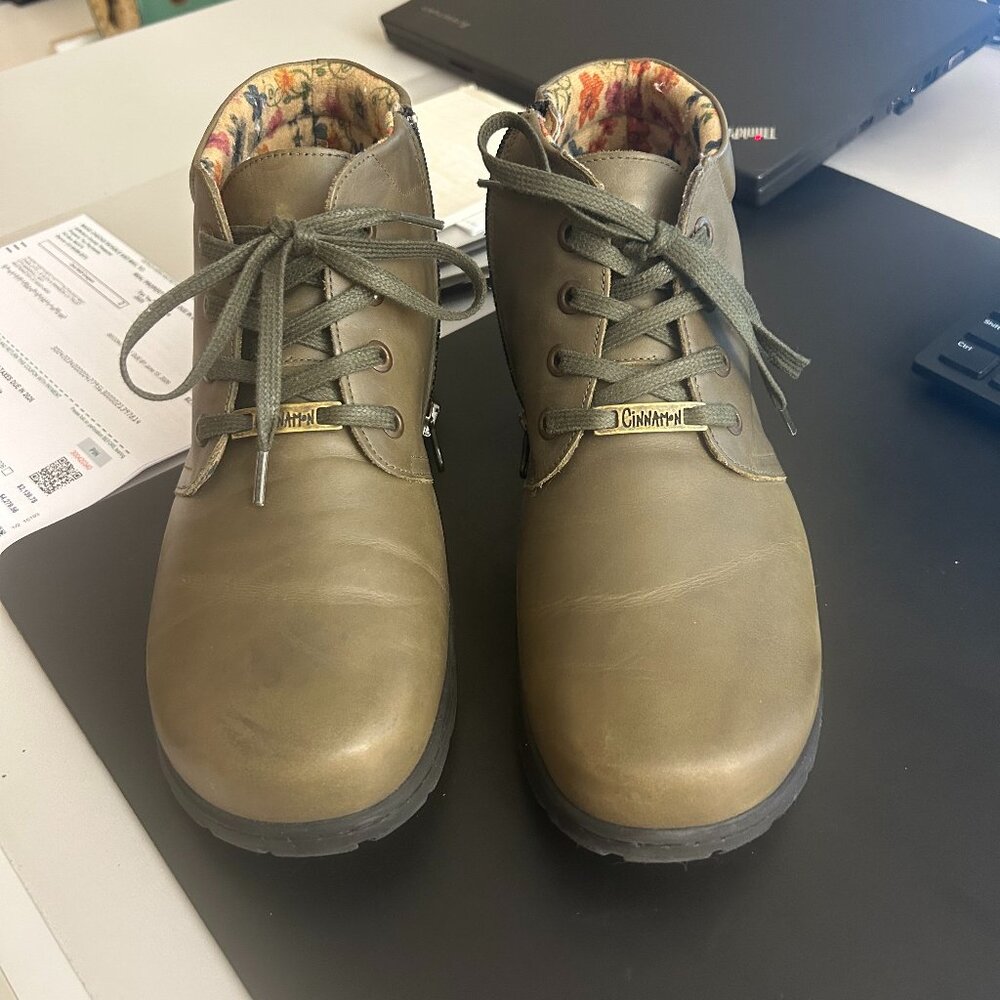 Cinnamon Swedish Footwear 1/2 boot, Dark Green Size 40/9